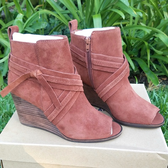 Stylish Lucky Brand Wedge Booties - Picture 7 of 8